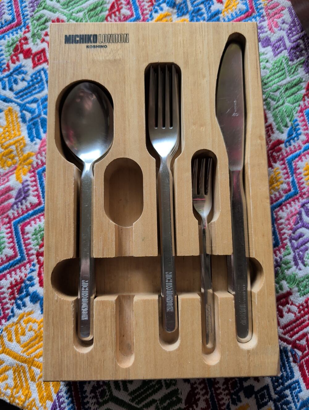 Michiko Koshimo London Martian 18-10 Stainless Flatware Set (4) + 2 Oyster Forks